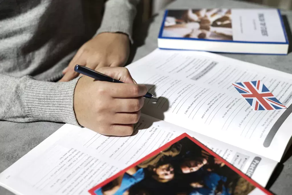 Formation anglais au profit des nouveaux bacheliers: IMPROVE YOUR ENGLISH: First Year Students -2025-2026 Formation anglais au profit des nouveaux bacheliers: IMPROVE YOUR ENGLISH: First Year Students -2025-2026